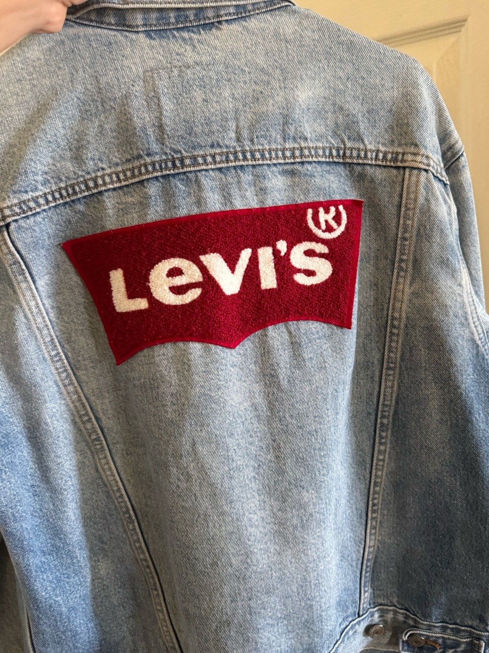 Levi's Men's Light Blue Denim Jacket - Classic Trucker